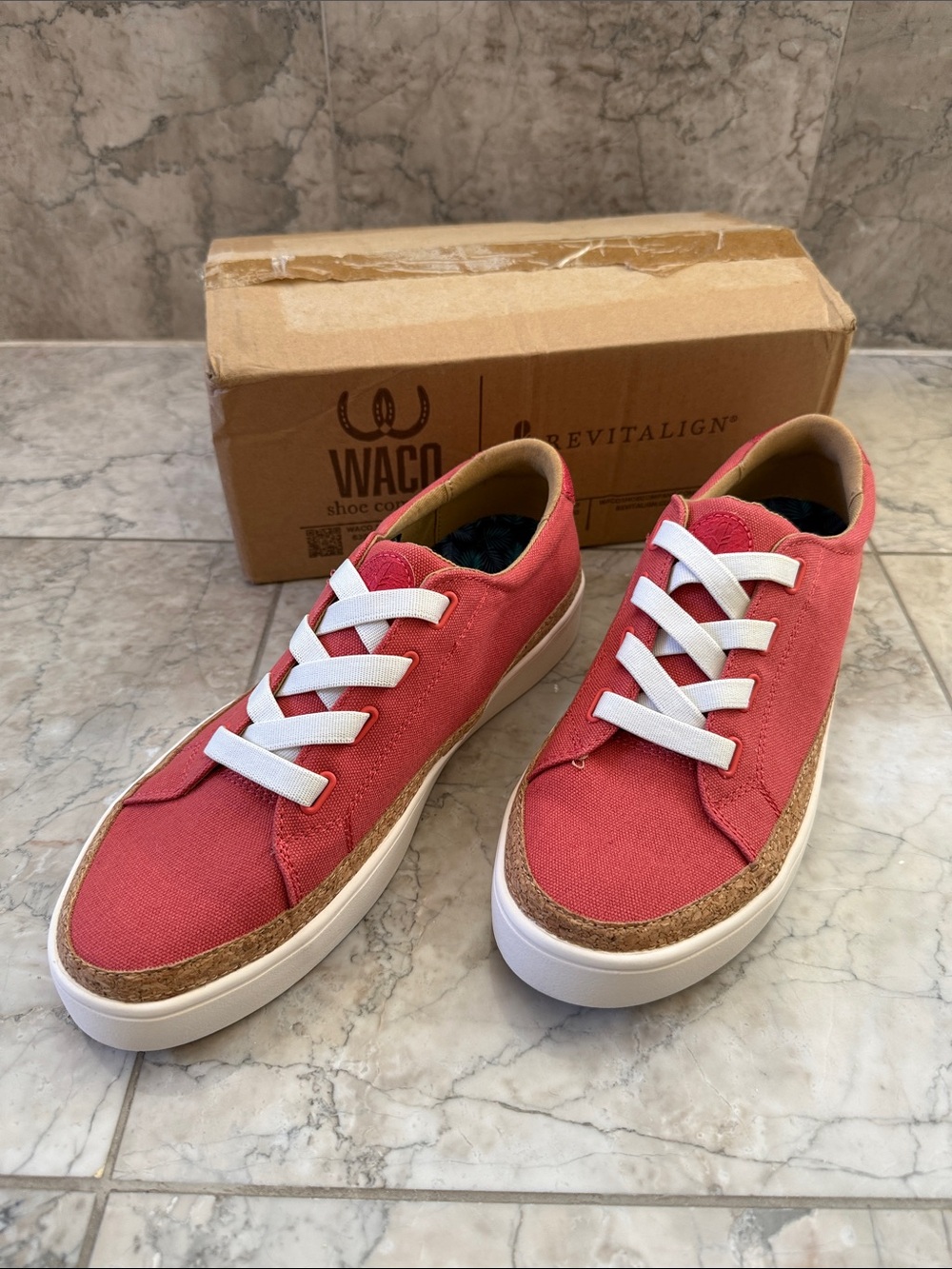 Waco Hermosa Canvas Sneakers NIB Red Size 9